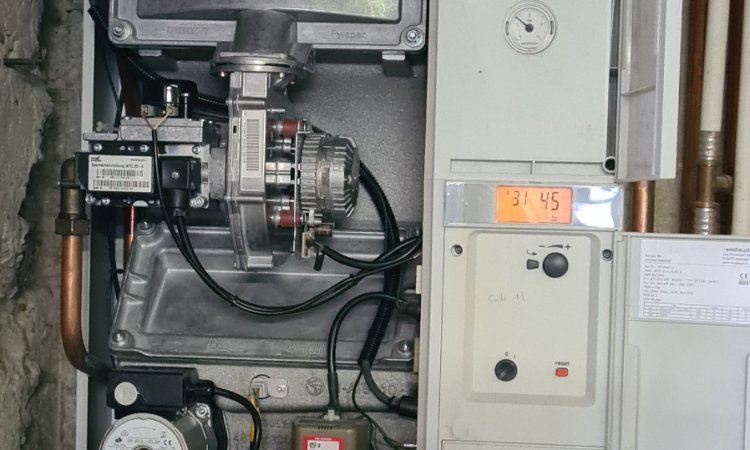 Dépannage chaudière gaz condensation par plombier chauffagiste spécialisé RGE La Tour du Pin